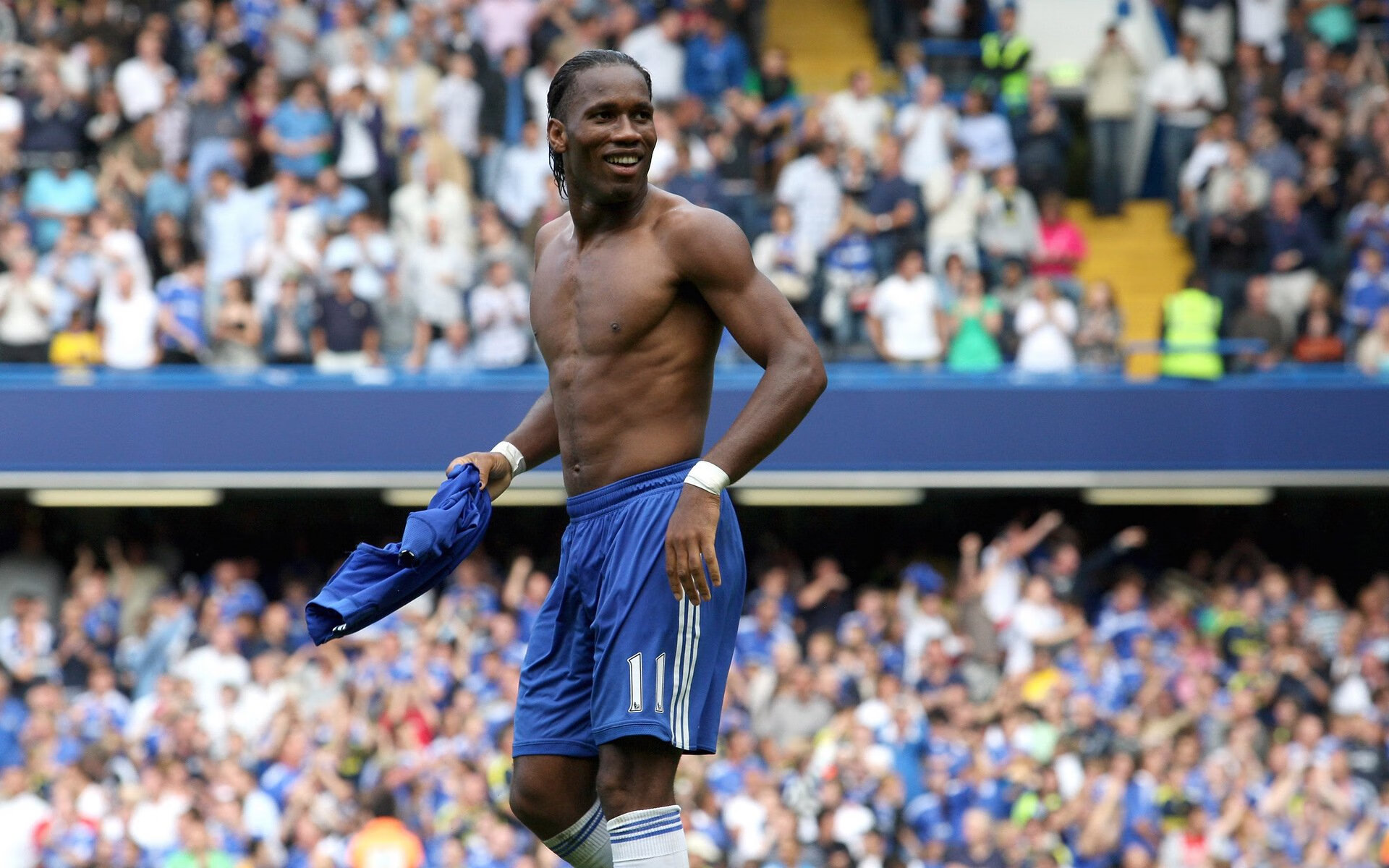 利兹联主场大胜伯恩茅斯，英超保级压力减轻，利兹联对